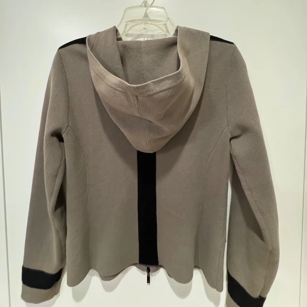 EUROPEAN-DESIGNED TAUPE-GRAY & BLACK HOODIE/CARDIGAN—Size 4 - Picture 4 of 12